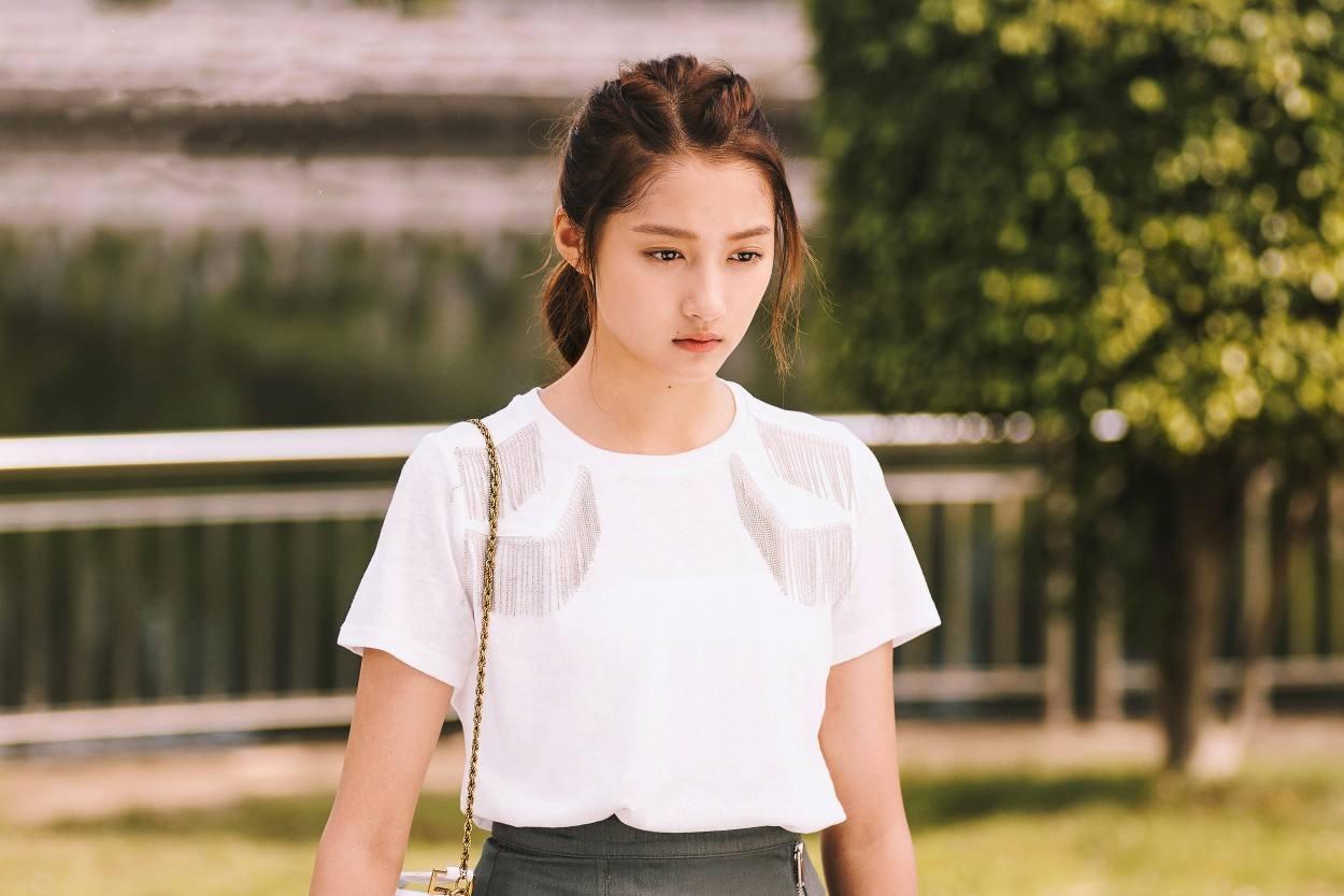 关晓彤童星中的佼佼者（国民闺女的称号并非浪得虚名毫不动摇自己与男友的感情）