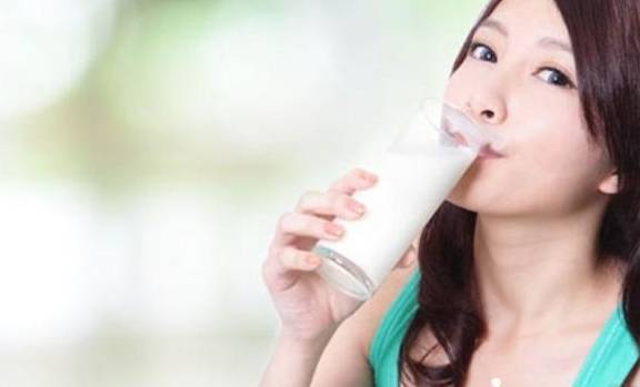 何猷君的战队 何猷君的战队是EDG吗