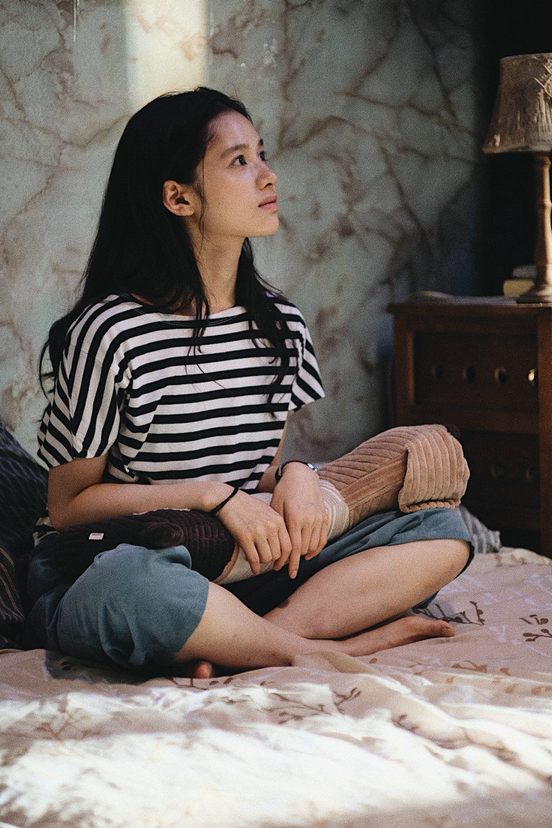 绝味鸭脖广告_绝味鸭脖广告图片原图 女性 绝味鸭脖广告_绝味鸭脖广告图片原图 女性